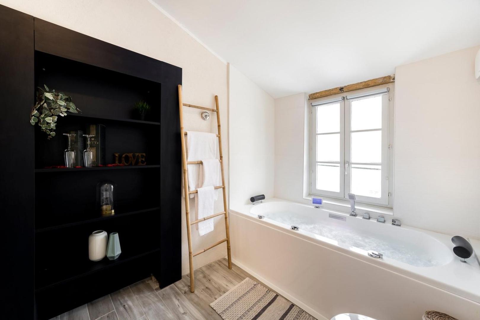 Sky'Room - Jacuzzi & Vue - Vieux Lyon Buitenkant foto
